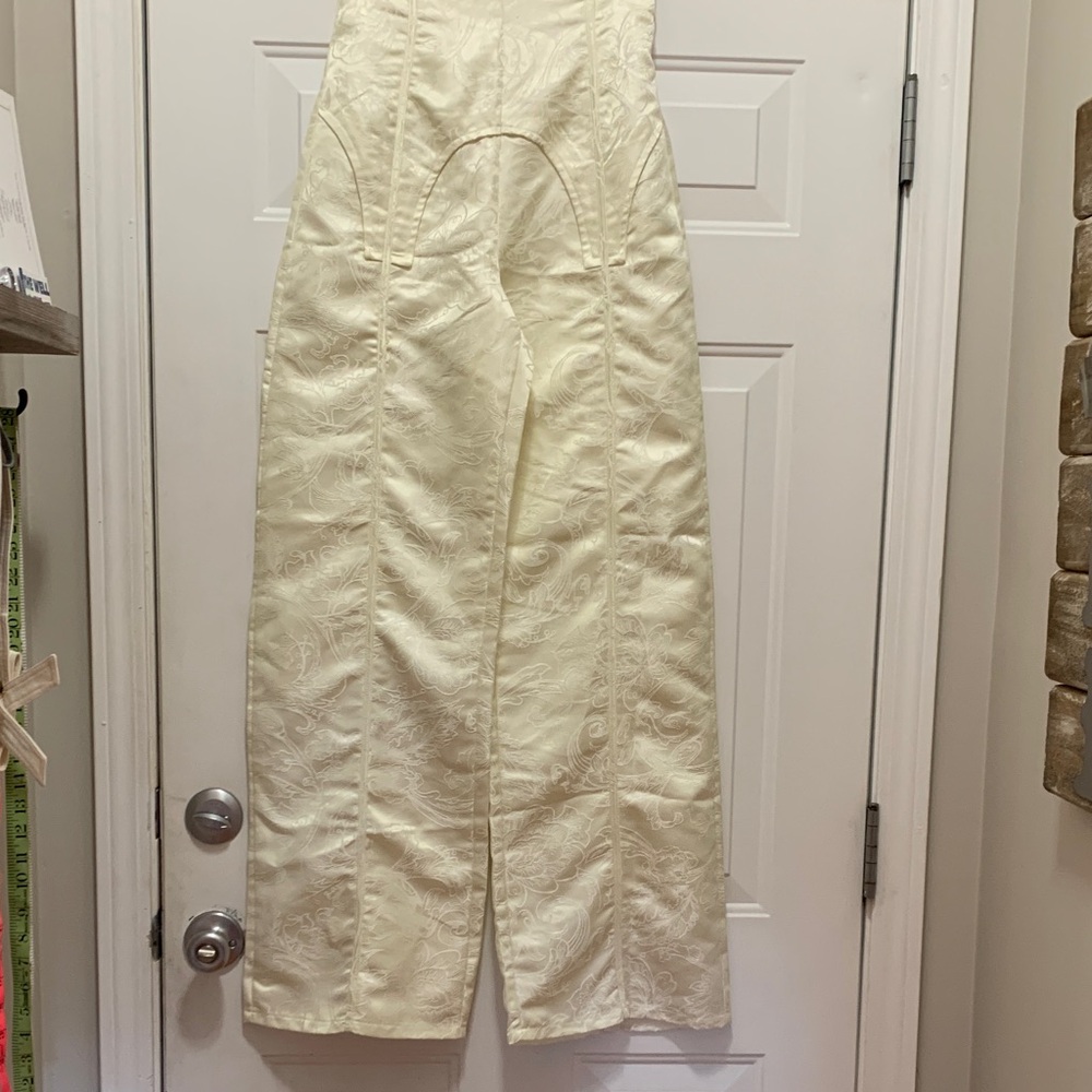 3/$15 PrettyLittleThing Cream Jacquard High Waisted Wide Leg Pants Size 2 - Picture 1 of 6